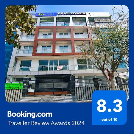 Fabhotel Satyam International ノイダ エクステリア 写真