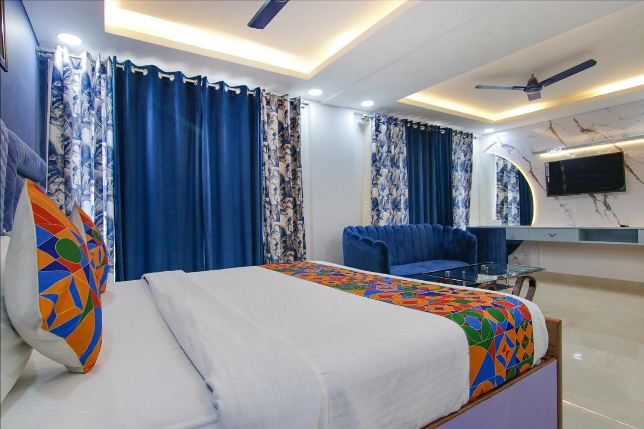 Fabhotel Satyam International ノイダ エクステリア 写真