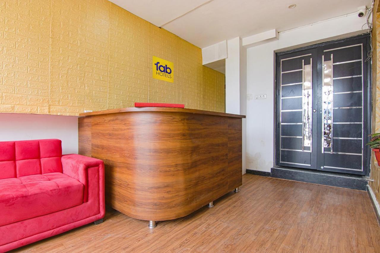 Fabhotel Satyam International ノイダ エクステリア 写真