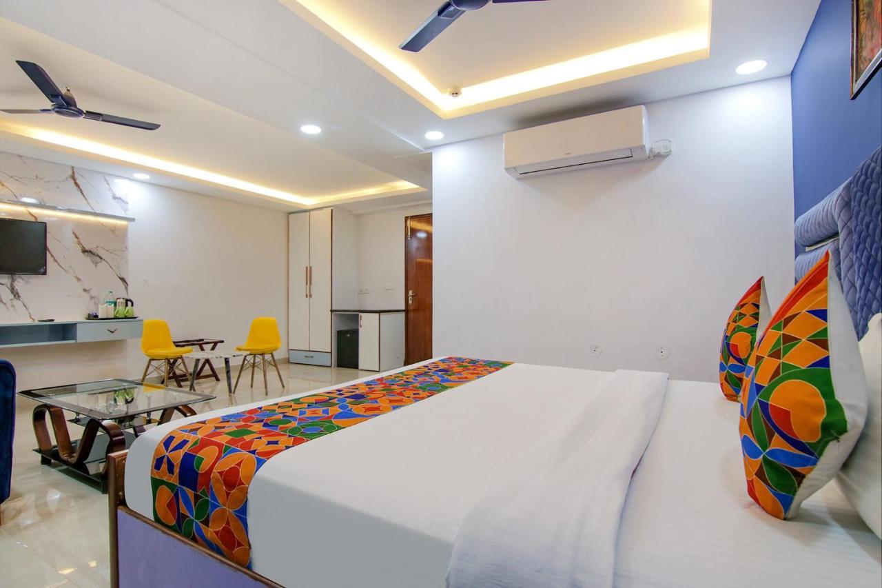 Fabhotel Satyam International ノイダ エクステリア 写真